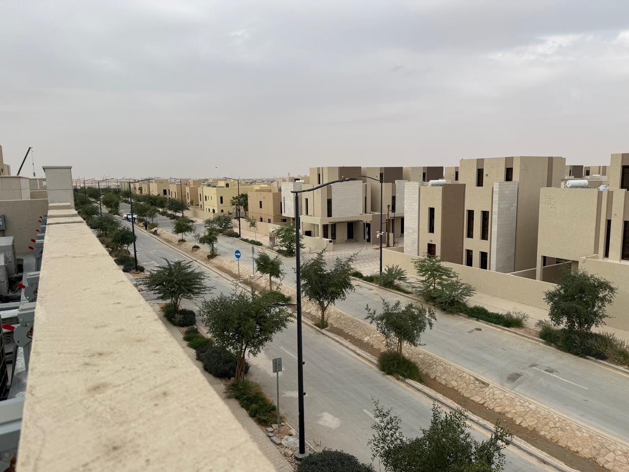 **Modern Luxury Villa for Rent in "Etual Roshan" Project – Signed by Elie Saab** 🏡✨  